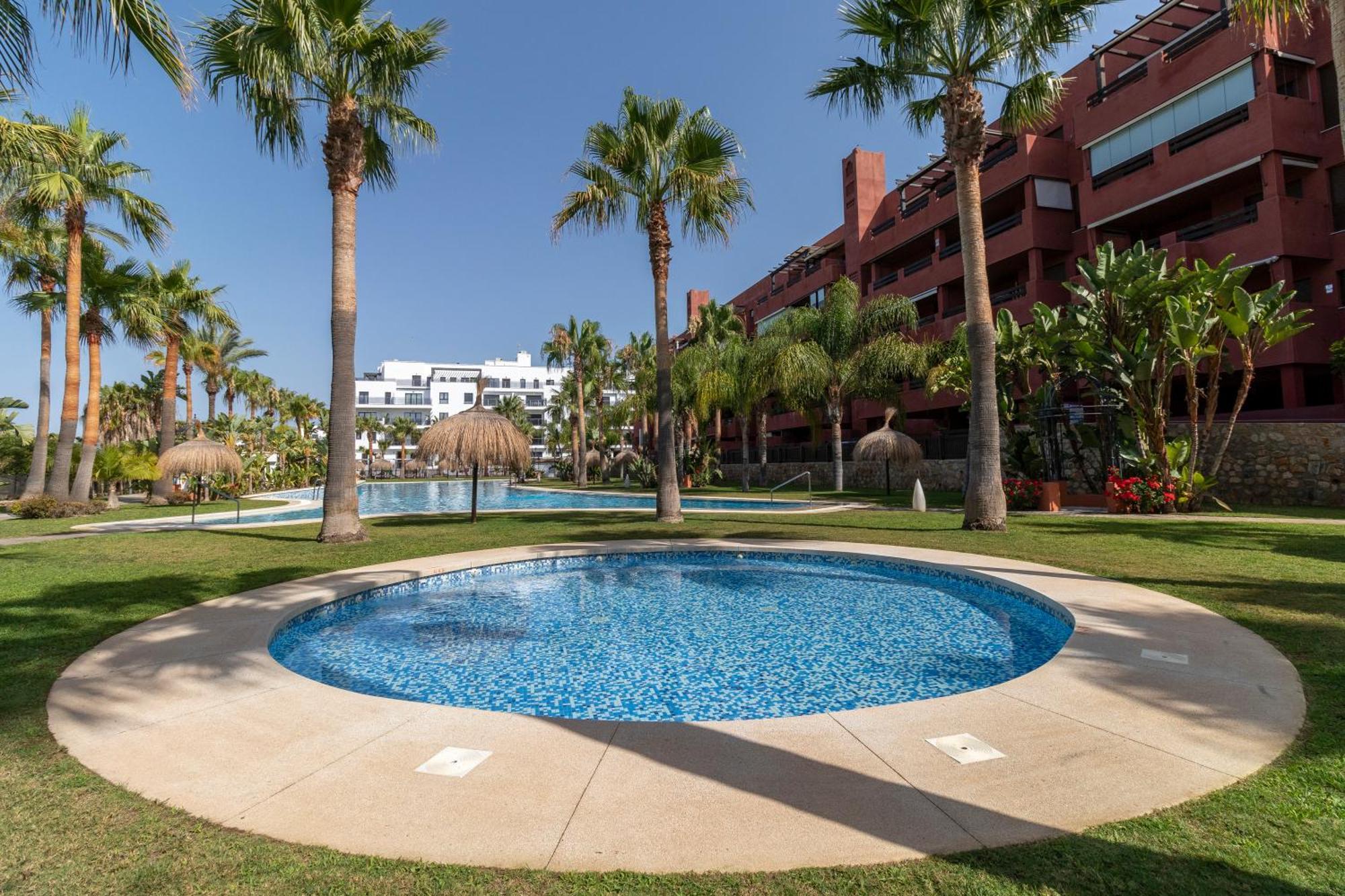 Rentitspain Horizonte En Playa Nasila Montanas Y Golf Apartment