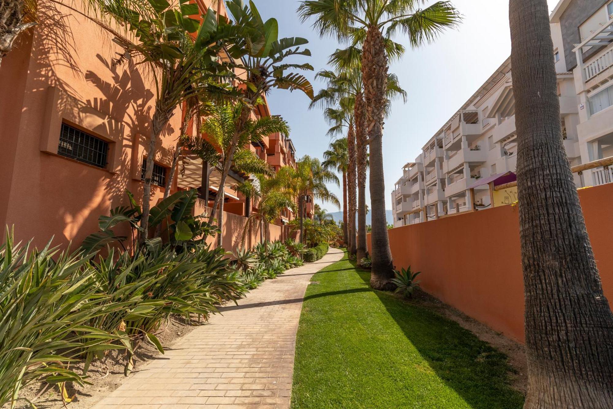 Rentitspain Horizonte En Playa Nasila Montanas Y Golf *